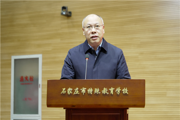 市委教育工委委员党组成员、副局长冯炜讲话.jpg